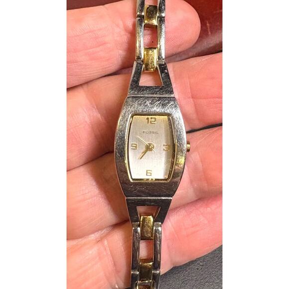 Women's 18mm Two Tone Fossil Pr5225 Watch, All Stainless - Picture 2 of 3